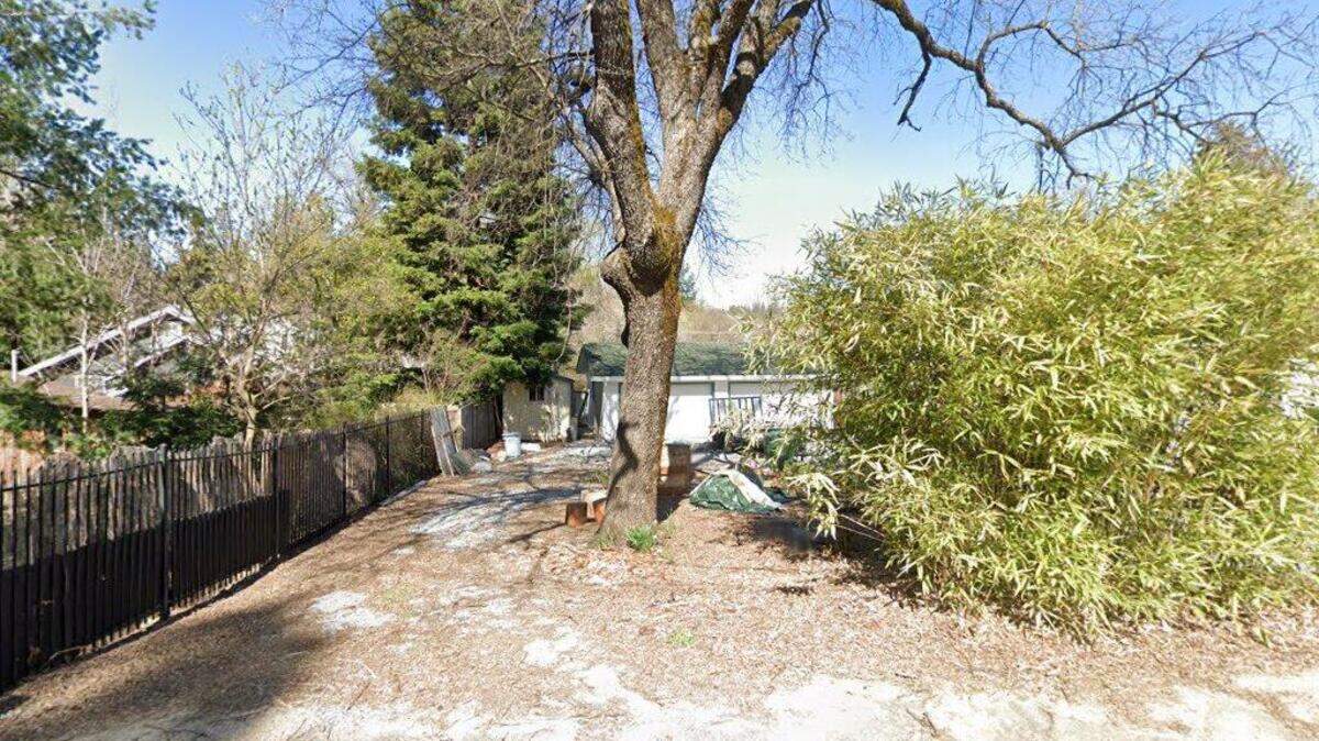 House on 2000 block of Cemetery Road