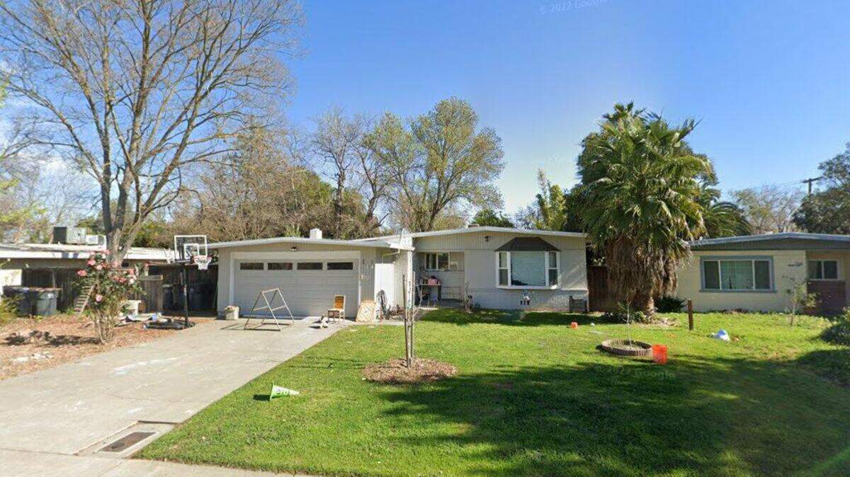 House on 2100 block of Calaveras Avenue