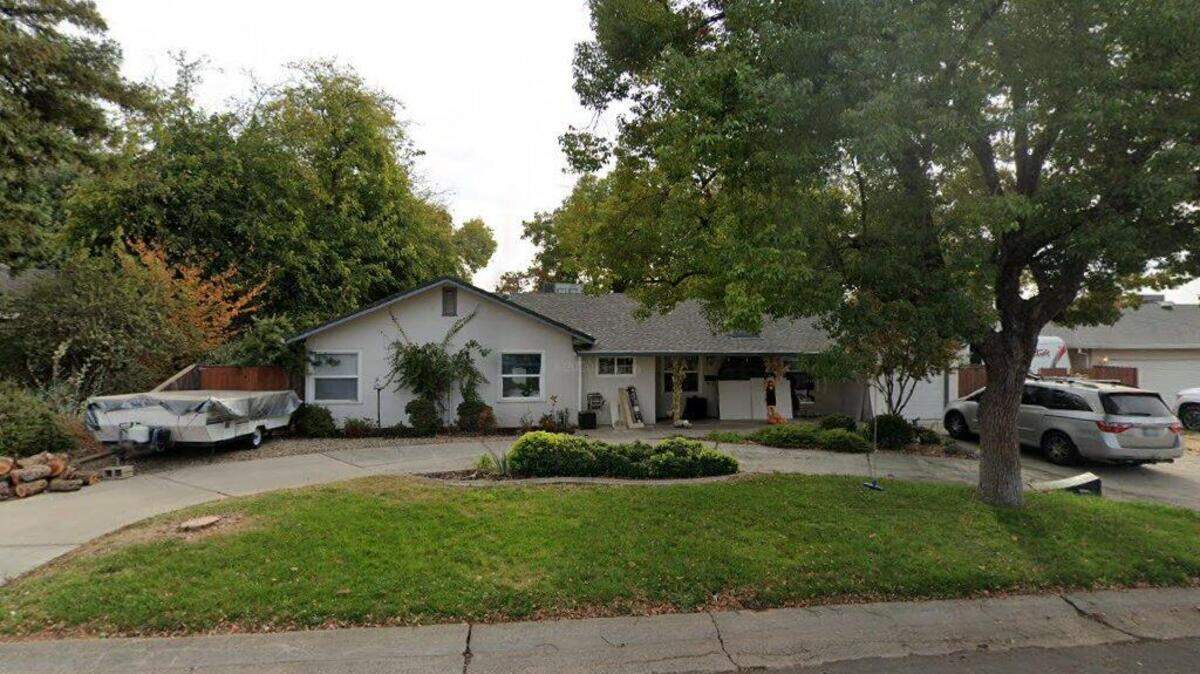 House on 3900 block of Arden Way