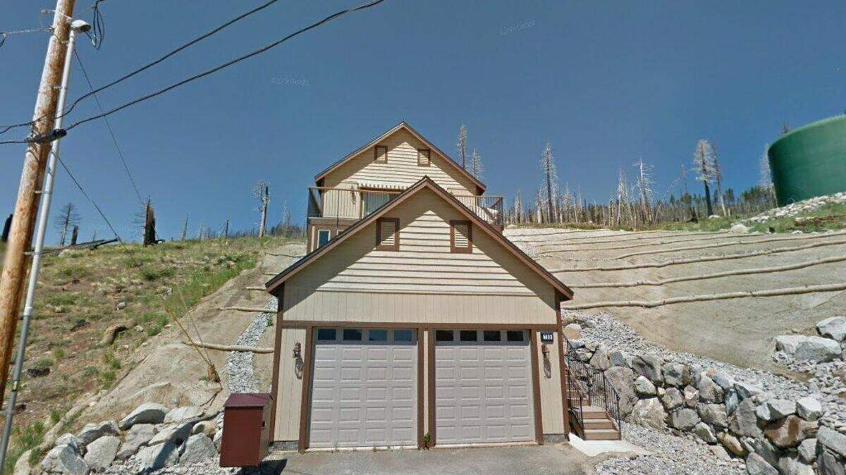 House on 700 block of Lookout Point Circle