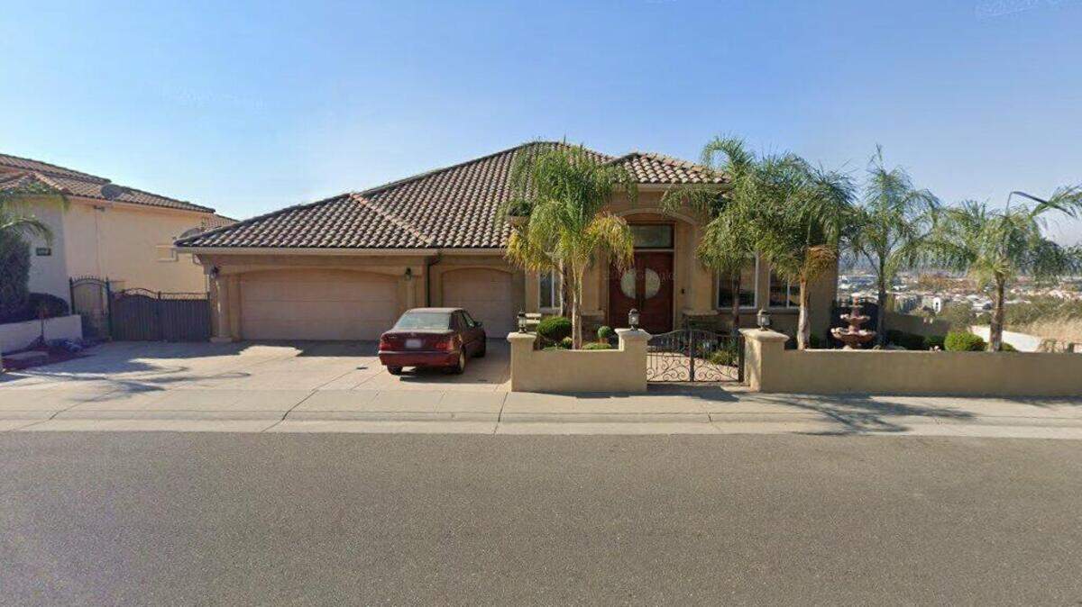 House on 400 block of Serpa Way