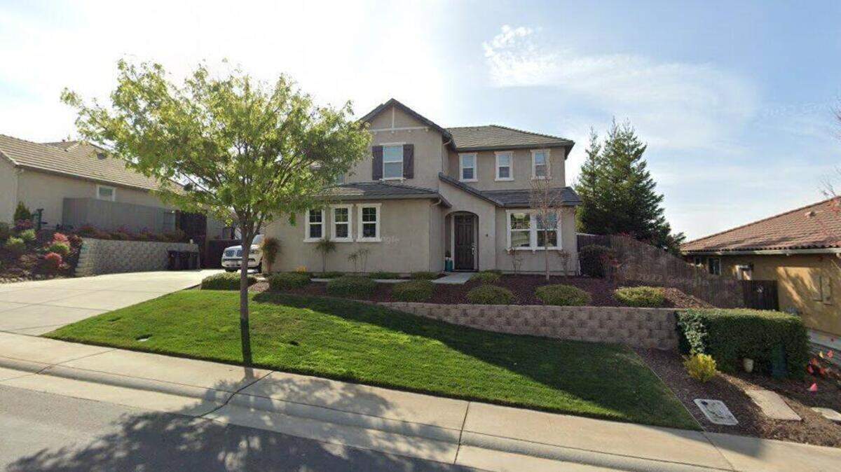 House on 600 block of Pigeon Court