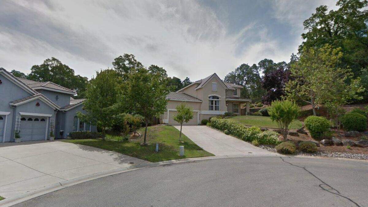 House on 100 block of Argyle Court