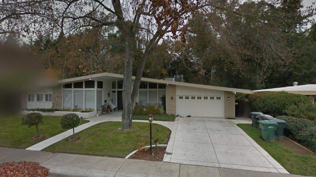 House on 1800 block of Lambeth Way