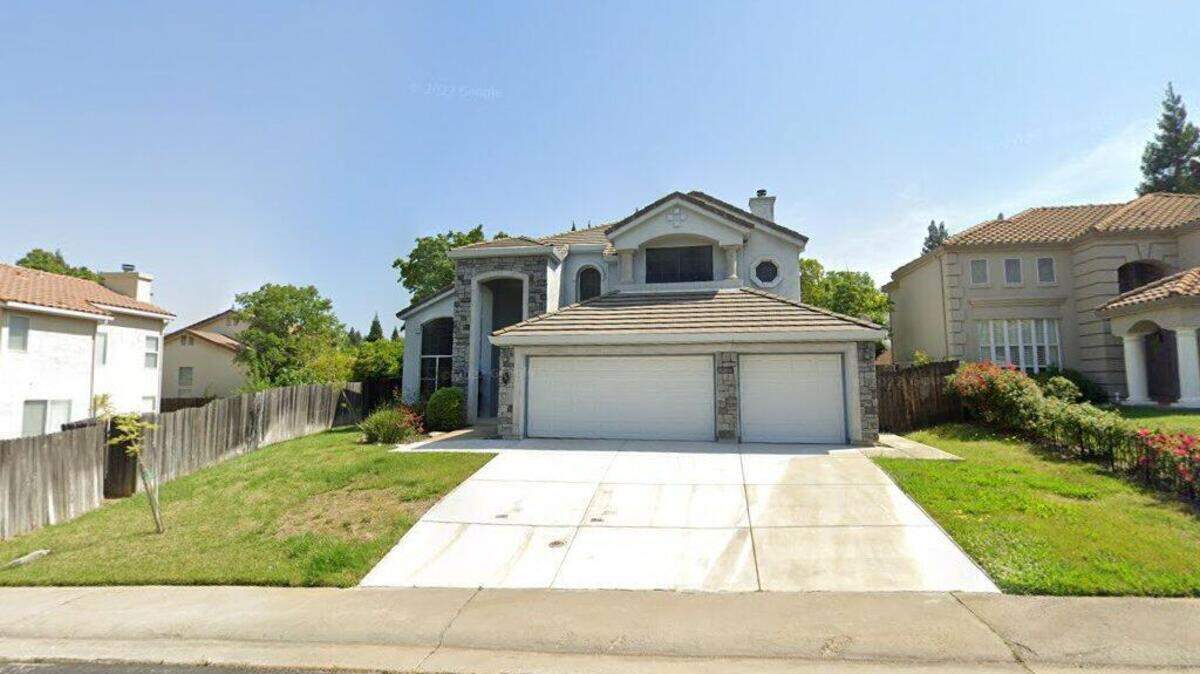 House on 100 block of Demurrage Way