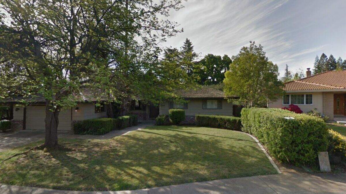 House on 2800 block of Royal Palm Way