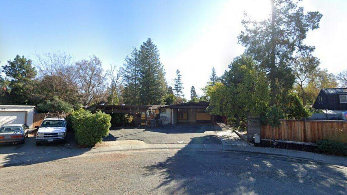 House on 700 block of Elmwood Drive