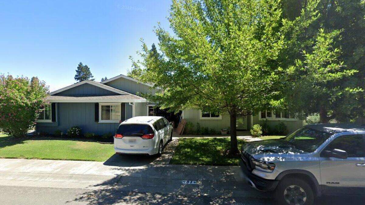 House on first block of Cache River Circle