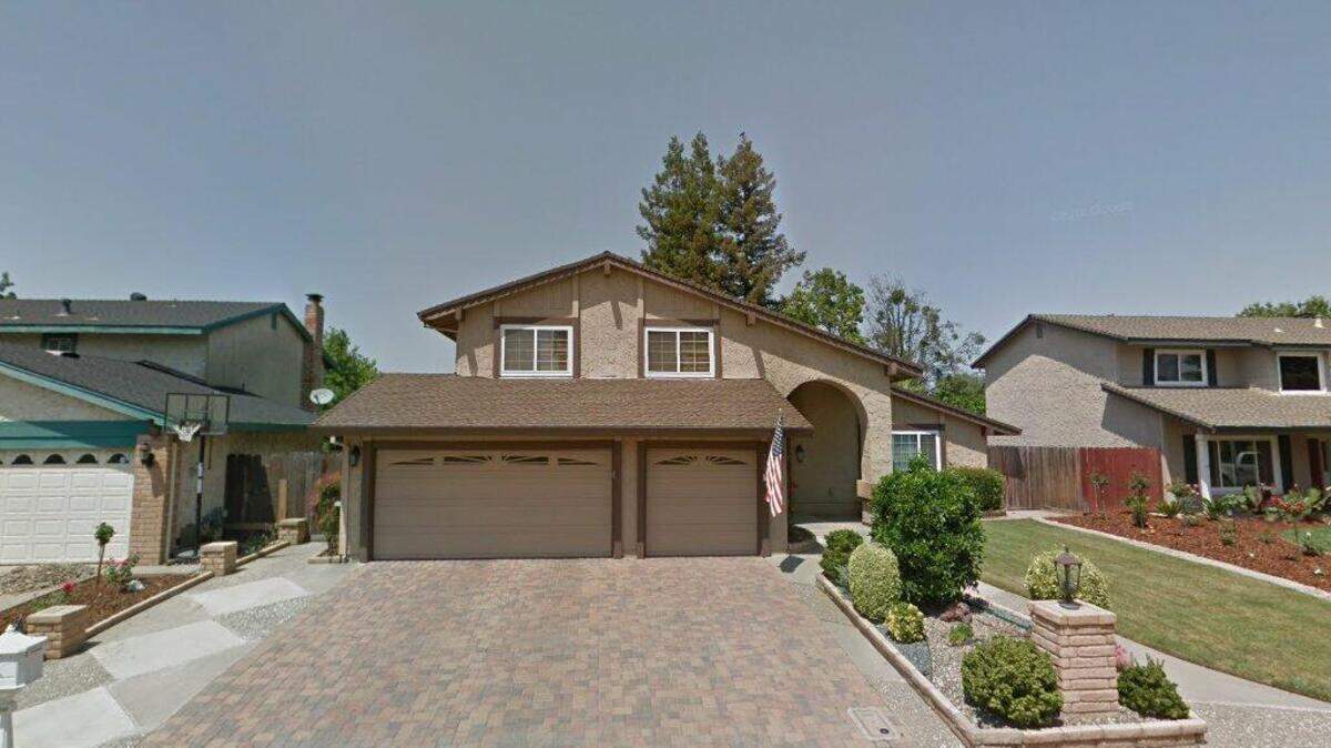 House on 700 block of Lewis Avenue