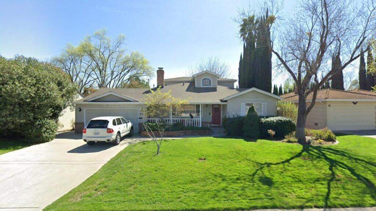 House on 3800 block of Cresta Way