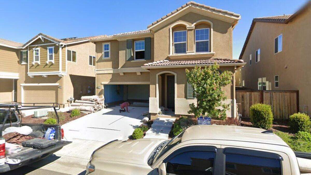 House on 5200 block of Fredericksburg Way