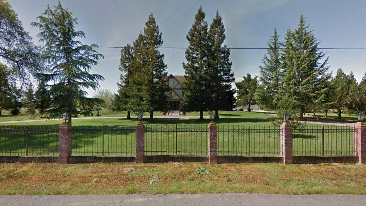 House on 10100 block of Equestrian Drive