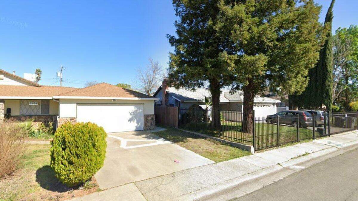 House on 2100 block of Arliss Way