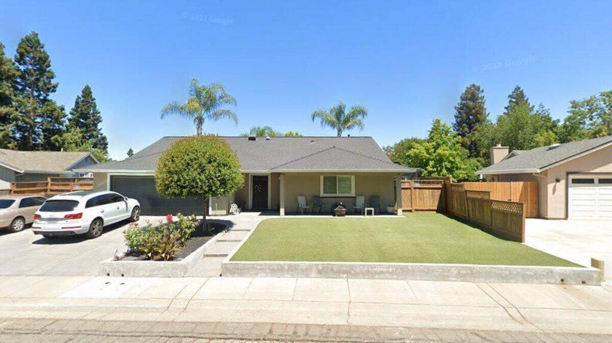 House on first block of Hidden Cove Circle