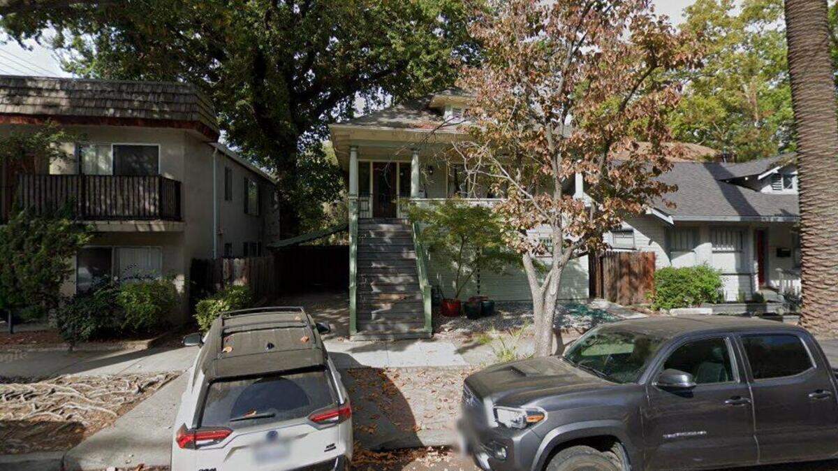 House on 800 block of 28th Street