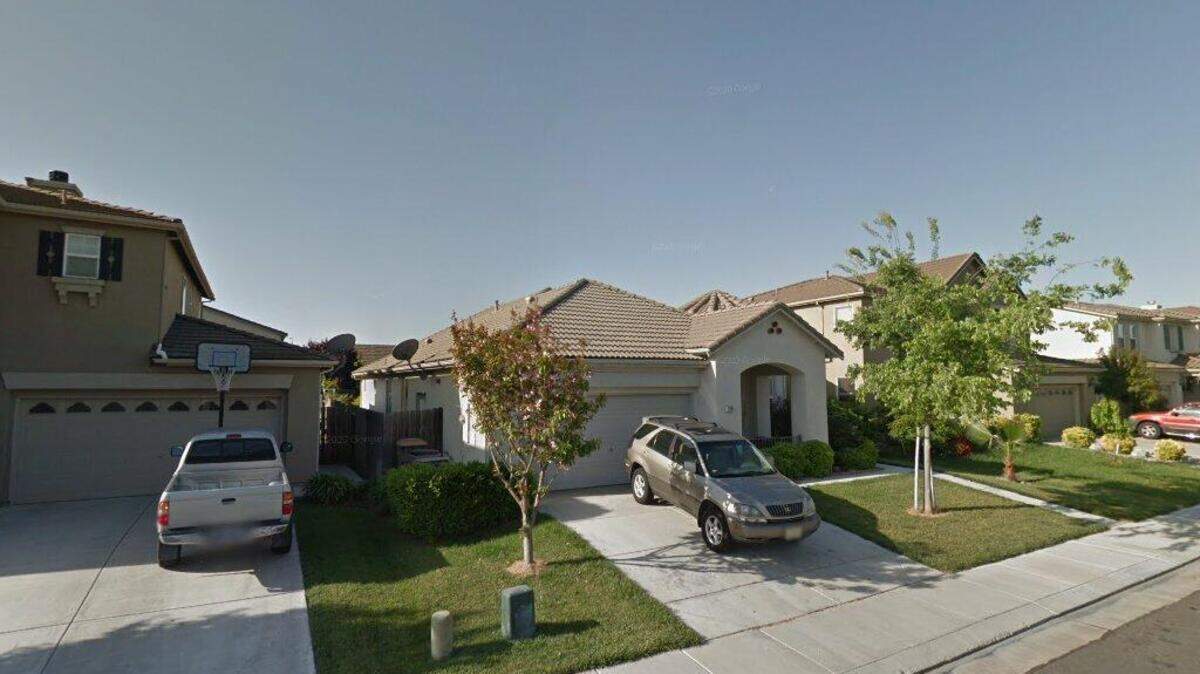 House on 2000 block of Davis Street