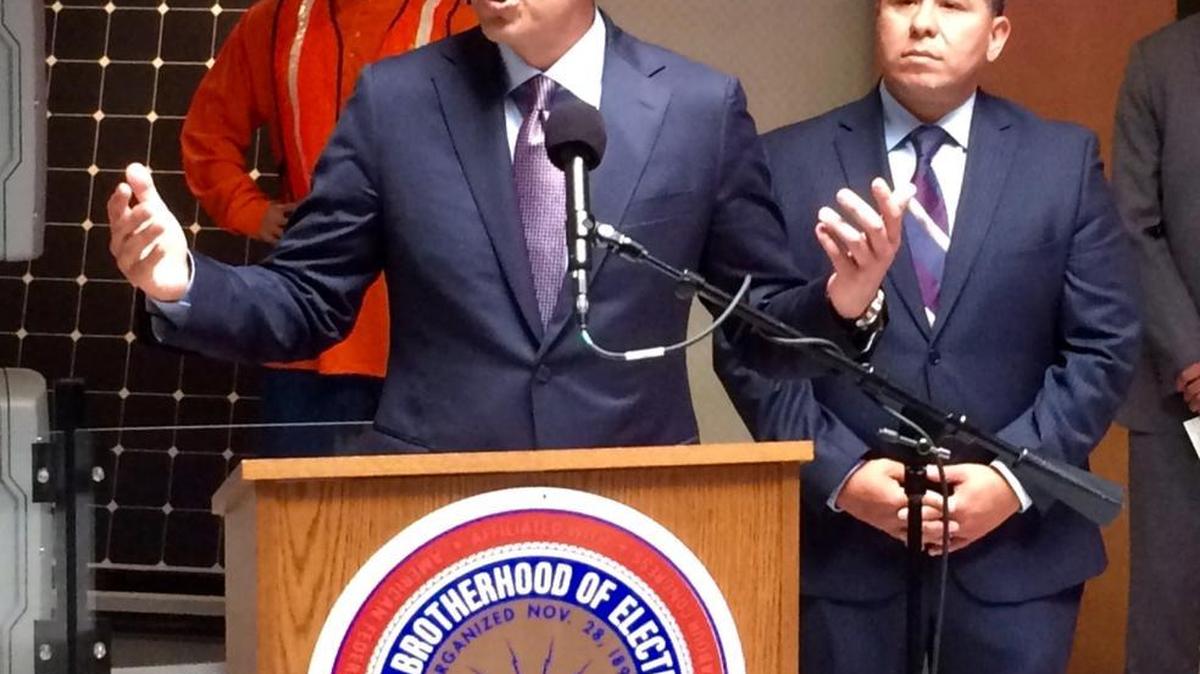 California State Senate President Kevin De Leon, D-Los Angeles, on Tuesday argued that lawmakers should renew green energy mandates to nurture a growing clean energy industry. A new study from UC Berkeley said the state’s renewable energy program has supported more than 30,000 blue collar construction jobs since 2002.