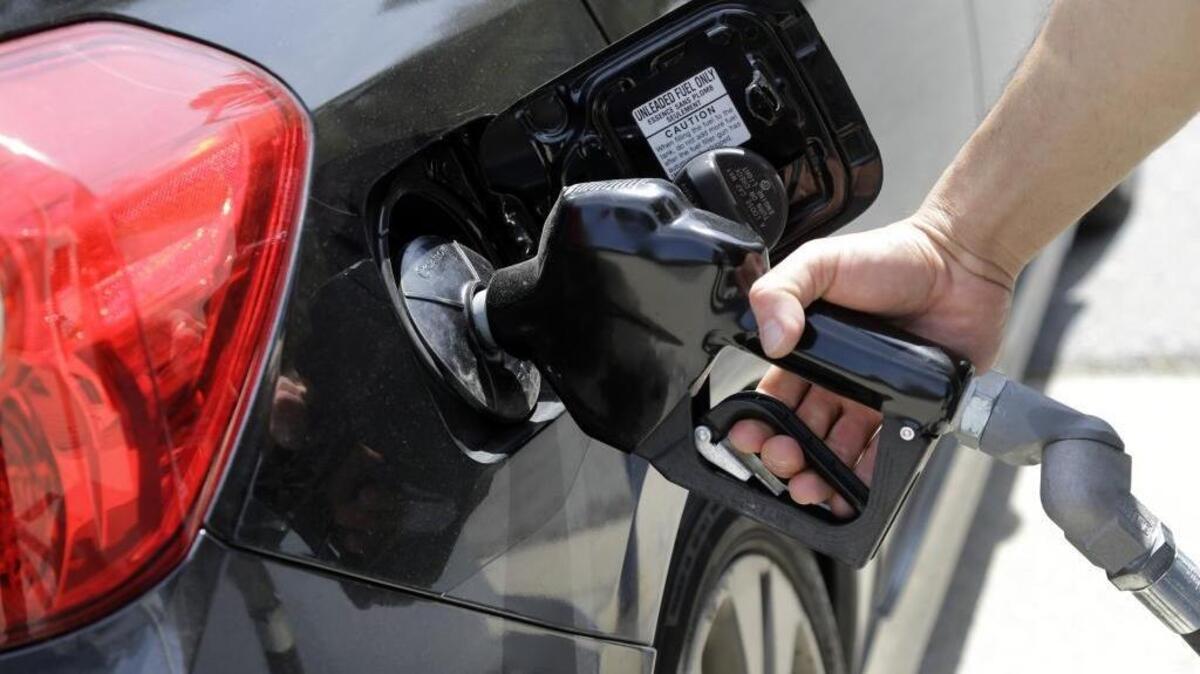 Filling one’s fuel tank is getting less and less painful, in Sacramento and across the country, as gasoline prices continue to fall.