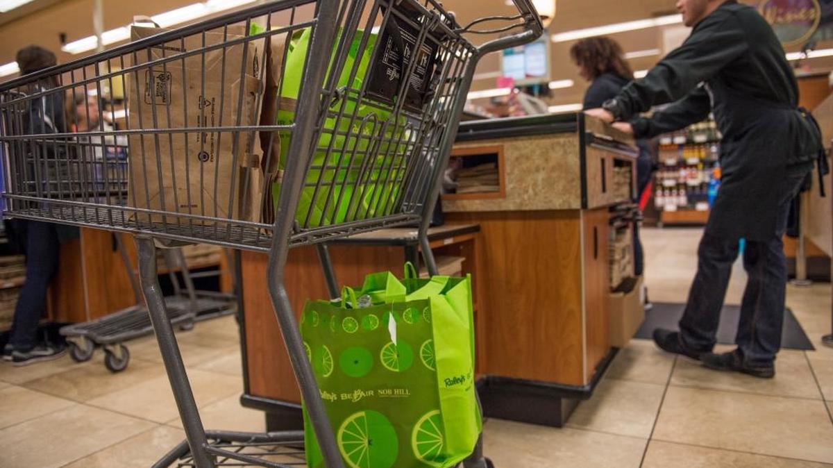 Raley’s Supermarkets has opened a new grocery store at 2075 Fair Oaks Blvd. in Sacramento.