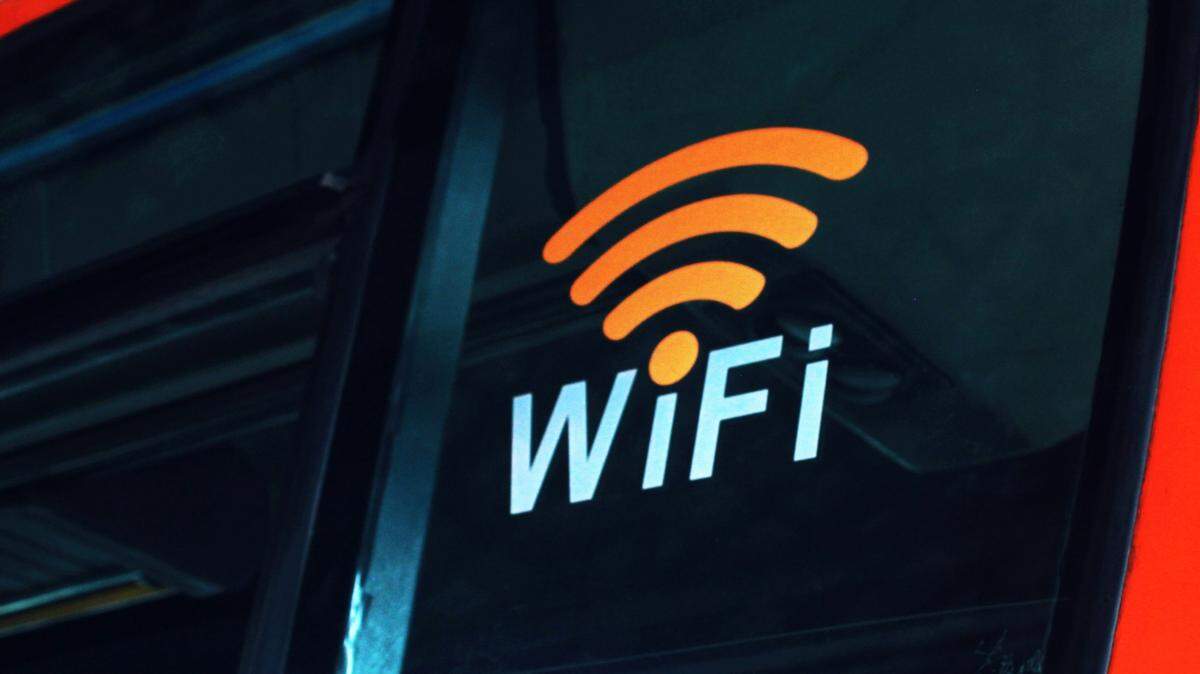 Thieves are using Wi-Fi jamming technology to rob homes in California and across the nation, authorities said.