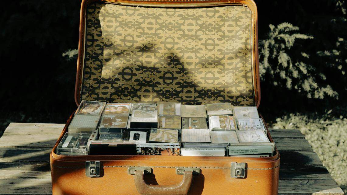 how-much-cash-can-you-carry-on-a-plane-in-california-guide