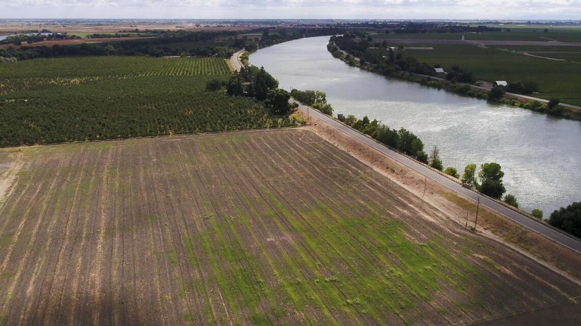 Brown's Delta tunnels get $650 million boost from Bay Area water agency