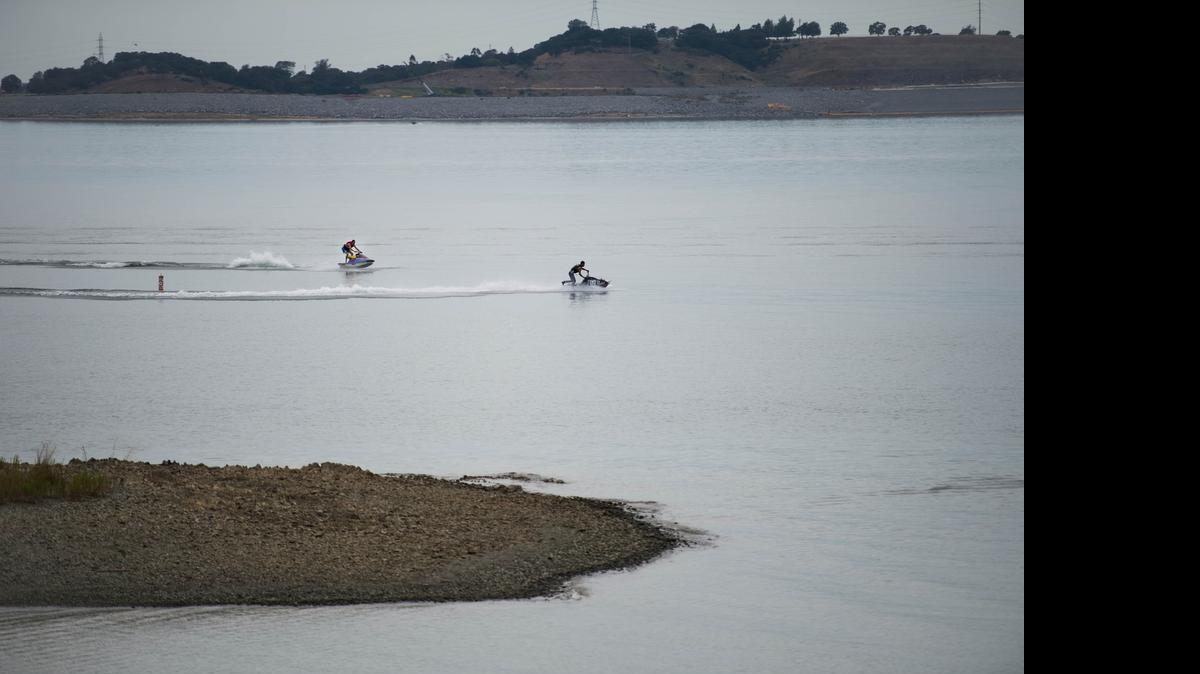 
Multiple local water officials say that even if Folsom Lake temporarily becomes nothing more than a river, the Sacramento region’s residents will get the water they need.
