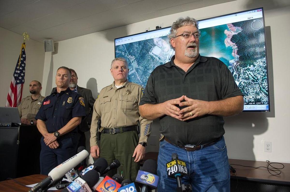 DWR Acting Director Bill Croyle, far right, became the “face” of the crisis, at first assuring residents that all was well but later conceding that the emergency spillway was in danger of failing. Butte County Sheriff Kory Honea, center, ordered the evacuations. This press conference took place Feb. 13.