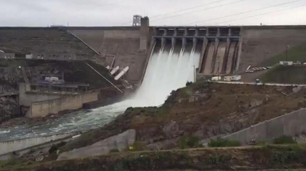 Increased releases from Folsom Lake have significantly increased the amount of water in the American River, causing possible changes in the course of the Shamrock’n Half Marathon race on Sunday, March 13, 2016.