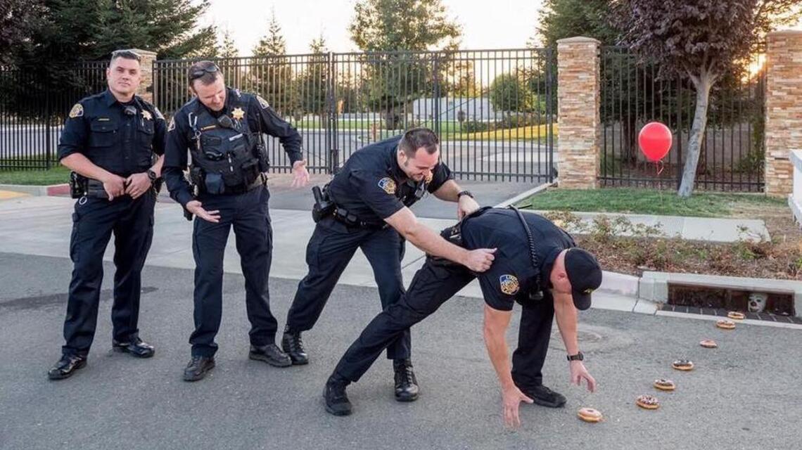 Lincoln police officers pose for ‘It’-themed photo. It goes viral on Facebook