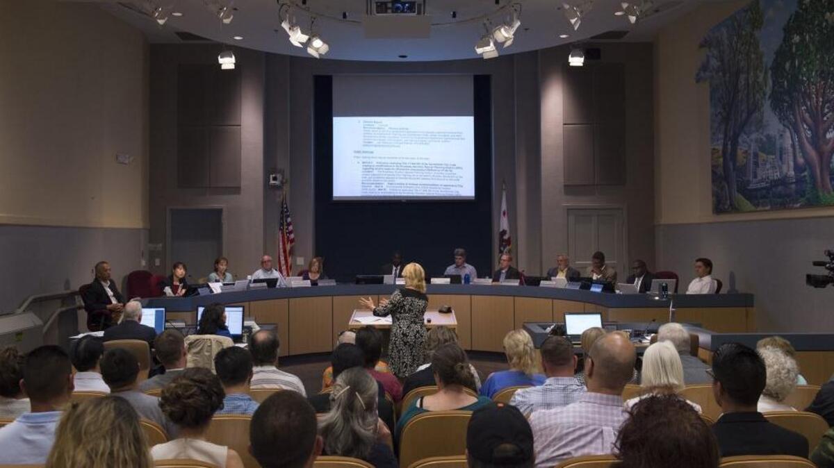 A standing room only crowd attended the evening planning commission on July 21 concerning modifications to the Broadway-Stockton special planning district regarding alcohol sales for off-premise consumption in Oak Park.