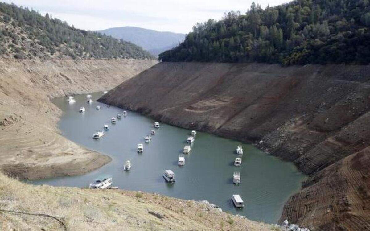 
Lake Oroville, one of California’s most important reservoirs, shows the effects of the state’s long drought.
