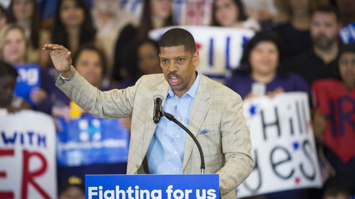 Should Sacramento Mayor Kevin Johnson have belted the guy who smacked him with a pie?