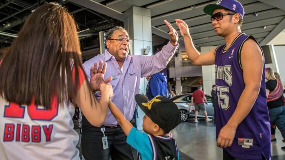Sacramento light rail announces arena partnership with Uber, Lyft, Yellow Cab