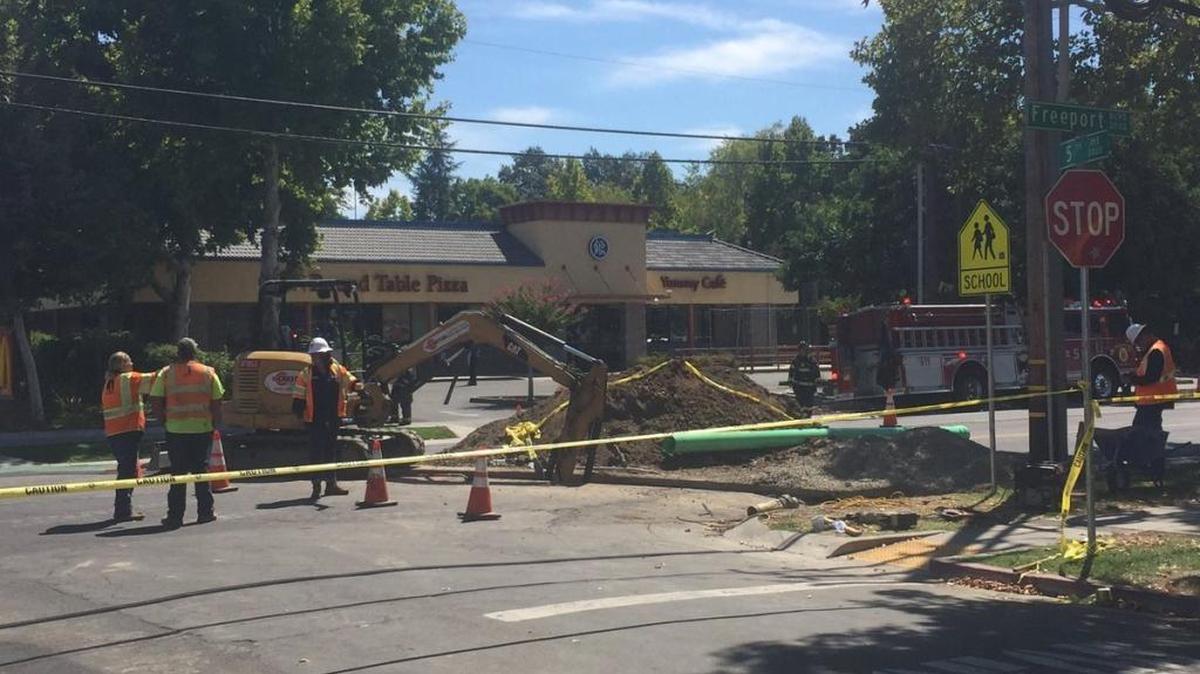 Scene of gas break on Freeport Boulevard