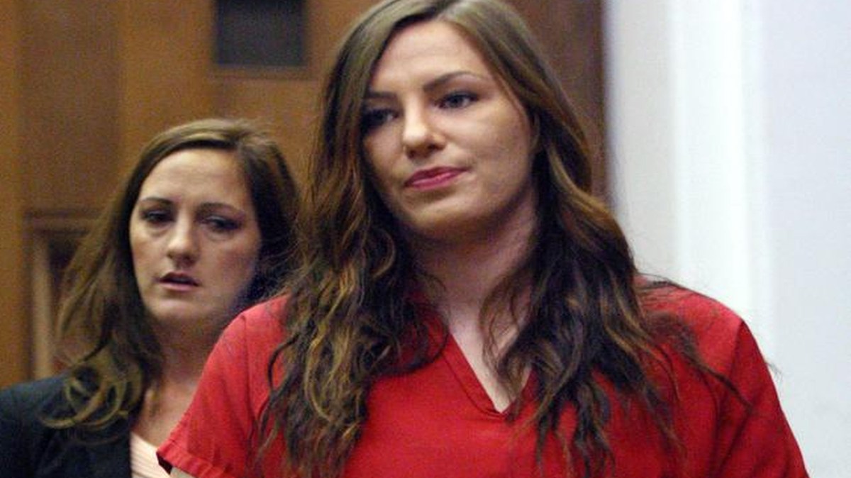 
Alix Tichelman, arriving in court Tuesday, pleaded guilty to involuntary manslaughter and administering drugs. The judge sentenced her to six years in prison. 
