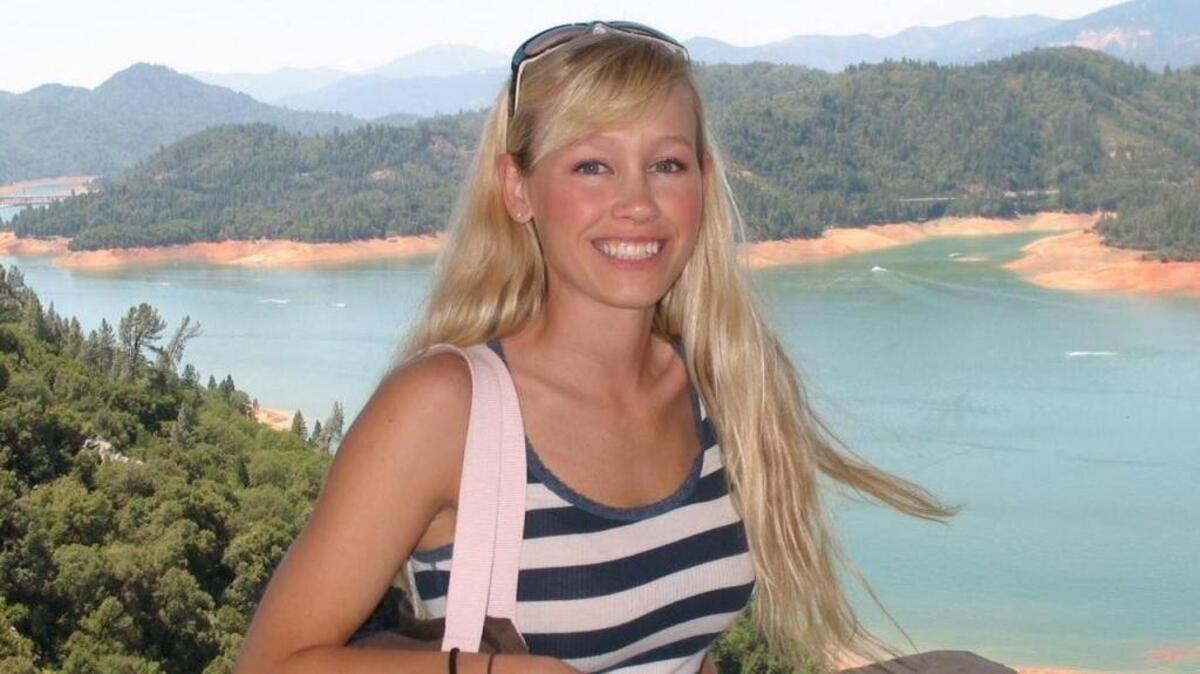 Sherri Papini, que aparece en una foto familiar, fue arrestada por agentes federales acusada de mentir a los agentes de la ley. Supuestamente inventó la historia de su secuestro en 2016, lo que provocó una búsqueda en todo el estado en ese entonces.