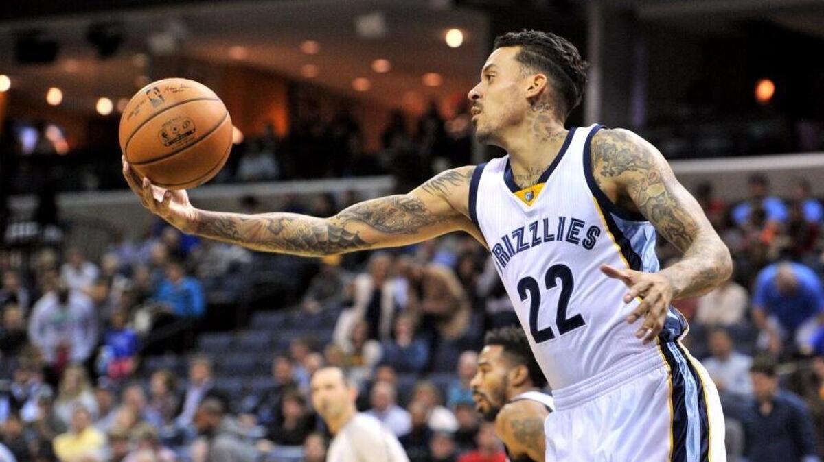 After his aunt was slain, NBA player Matt Barnes (22) turned to social media to seek help finding her killer.