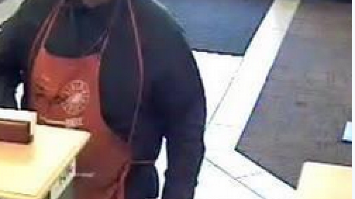 
Surveillance photo of suspect sought in Granite Bay bank robbery
