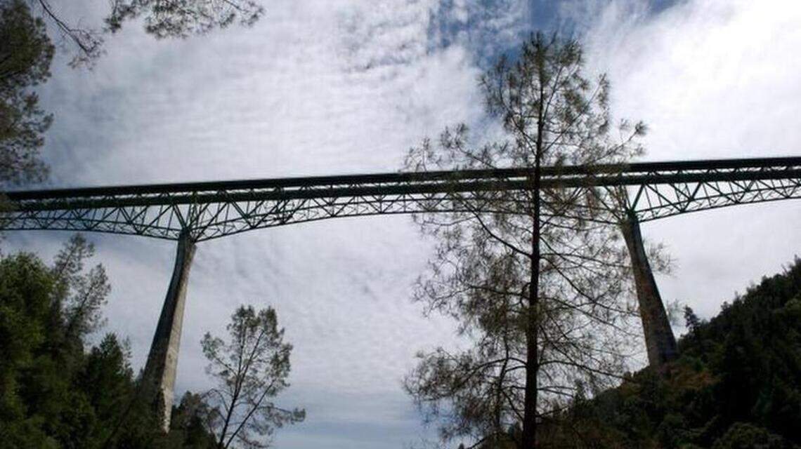 Foresthill Bridge in Placer County closed after deputy finds hazardous chemical in vehicle