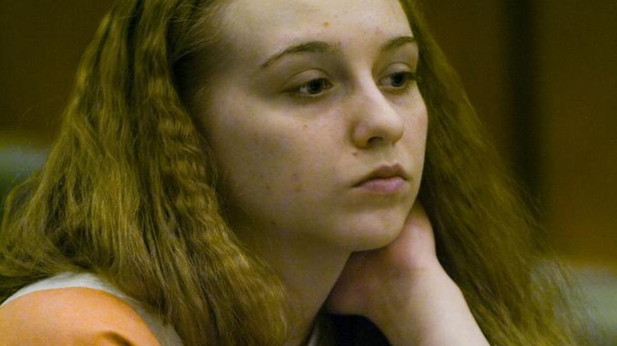Sarah Weeden listens to testimony during a motion for a new trial on April 10, 2009, at the Sacramento County Superior Court. She had been sentenced to 27 years to life in prison for her role in a 2005 Sacramento robbery-murder.