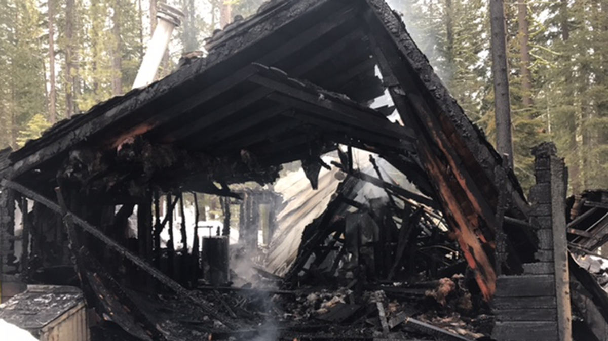 An early morning fire caused part of a Homewood residence on Lake Tahoe’s west shore to collapse Monday.