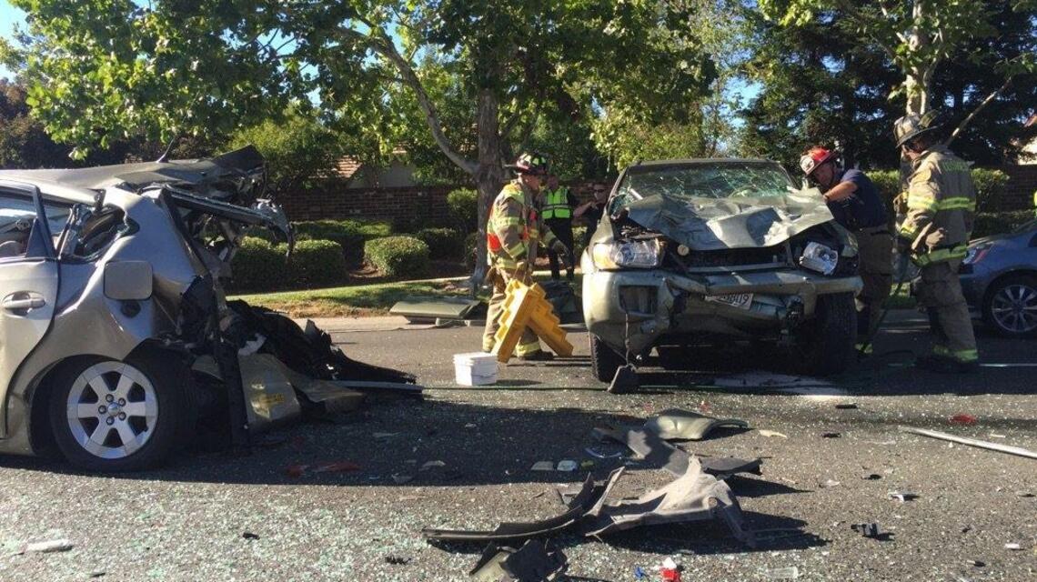 Seven-car crash in Elk Grove leaves man dead | Sacramento Bee