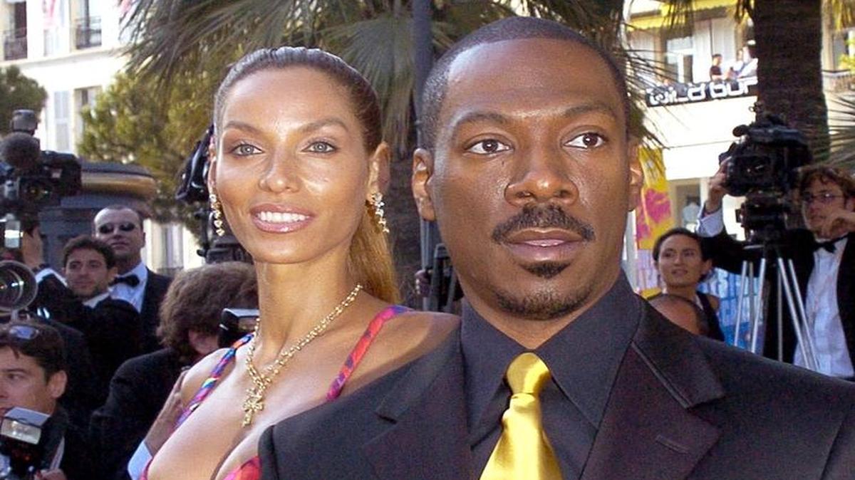 
Nicole Murphy, left, seen in 2004 with then-husband Eddie Murphy, allegedly was robbed of $8 million by Troy Stratos, who promised to handle her financial affairs following her divorce.
