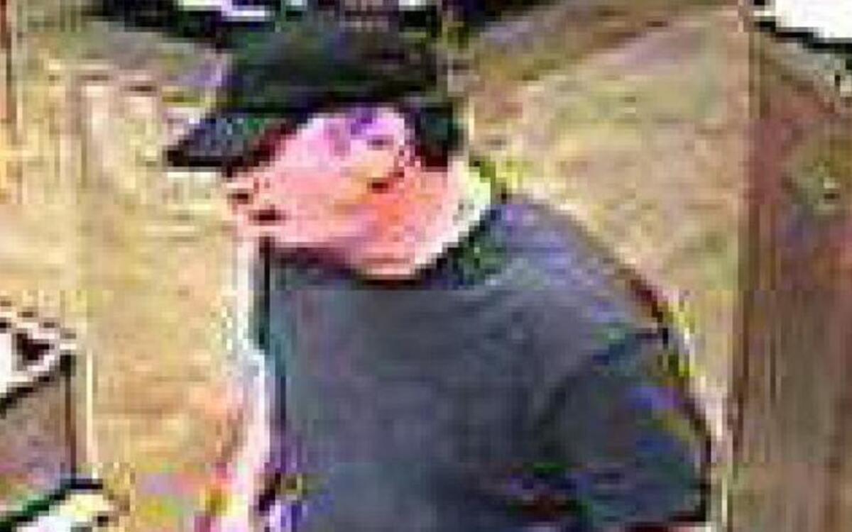 
A surveillance photo shows a man suspected of robbing a Raley’s store in Elk Grove

