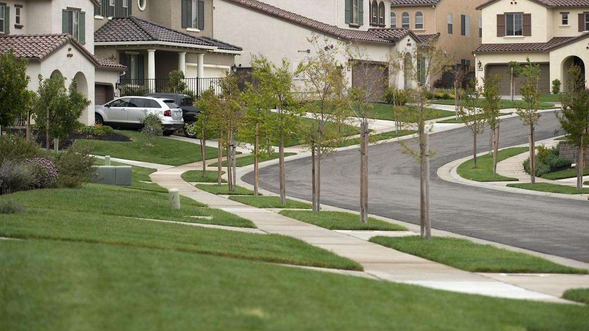 New homes in the Blackstone neighborhood of El Dorado Hills on Thursday, March 27, 2014.