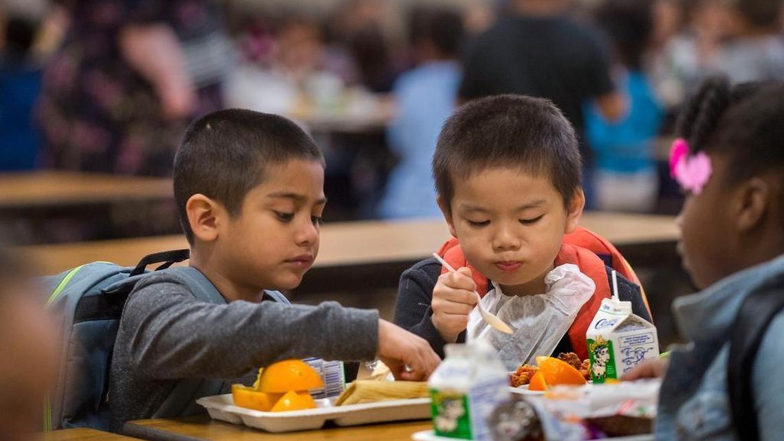 All California students can get free meals at school. Here’s what the new program does