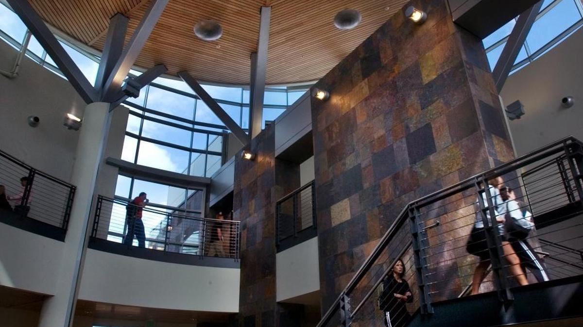 Students make their way to their classes at Folsom Lake College in 2005. Congress’ $1.7 trillion spending bill will allocate almost $1 million to the college’s prison and reentry education program.