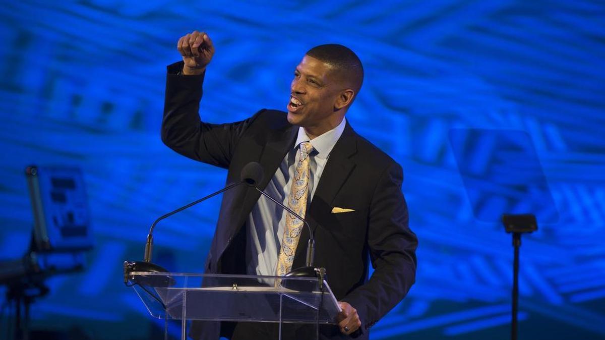Sacramento Mayor Kevin Johnson delivers his final State of the City at the Crest Theatre on Thursday, January 27, 2016
