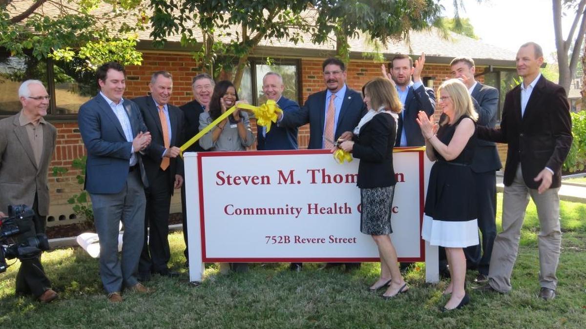 Sacramento city and county officials cut the ribbon on the Steven M. Thompson Community Health Clinic near the Alder Grove and Marina Vista housing projects off Broadway. Among the dignitaries are Sacramento County Supervisor Phil Serna, center; Sacramento Mayor-elect Darrell Steinberg; and Nancy Miller, Thompson’s widow.